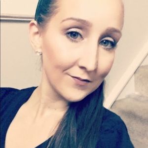 Meet your Posher, Cassandra